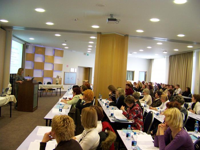 Ste tudi vi že (kdaj) bili na našem srečanju - ali pa ste pogledali slike iz naših preteklih srečanj? Pri nas smo vedno v polni zasedbi, s polnimi predavalnicami, željni znanja ...