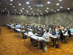 Tradicija polne predavalnice se enostavno ne more izneveriti ...