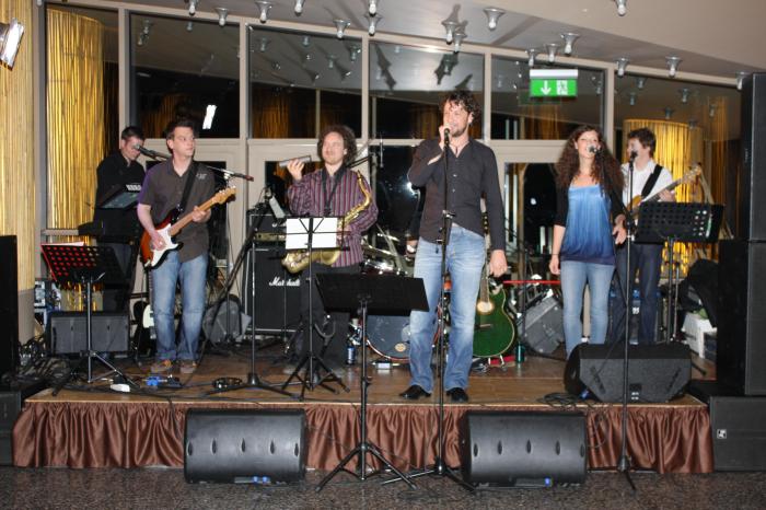 Zadovoljstvo ostaja ... GINO & band ... vsaj v tretje vas še želimo.