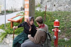 Kakšne arcneje?? Koga pa ti veš - kje, pa kdaj se nabira kopriva, šipek, pa češmin. Ne povem!! Ti mi boš še uštimal, da mi bodo še to obdavčil.