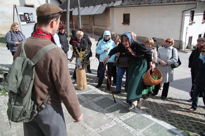 Ja Žilijeva Anči - kje ste pa hodili?? A ste mi končno prinesla arcneje?