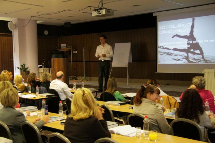 Vedno zanimiv govornik. Ko poslušalci obmolknejo!