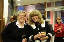 Prešerno razpoloženje ... sledi davčni magični kabaret in slavnostna večerja z zabavo.