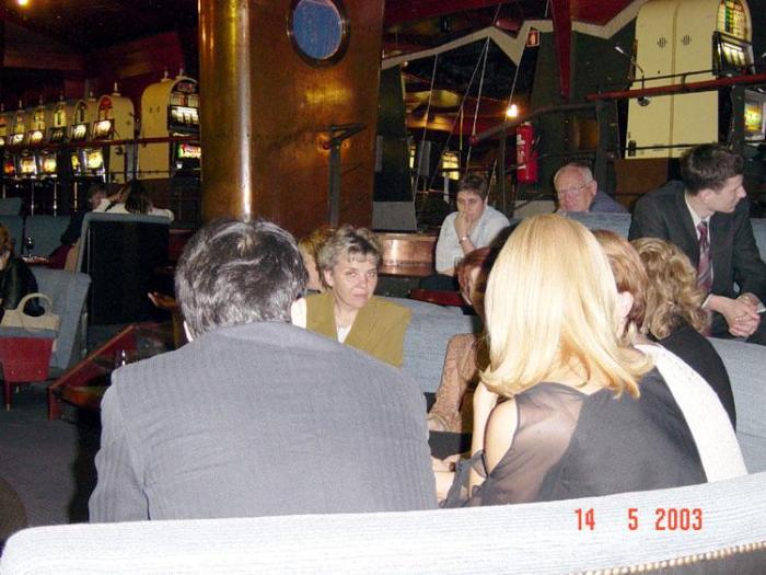 Druženje v igralniškem ambientu ...