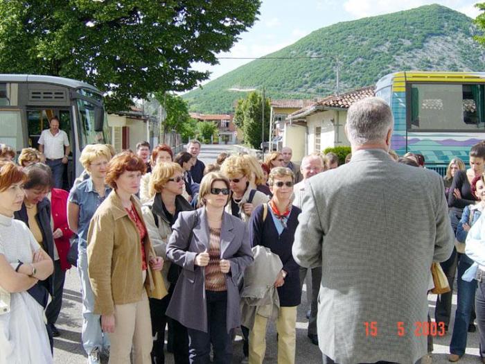 Na pse in samske moške je bilo včasih treba plačati davke !