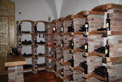 V toti presneti, ta ra tata, v Štajerski kleti, ta ra tata … 