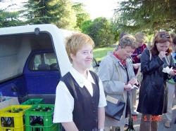 Kdo ste? Davčni inšpektorji?? Kar na smeh mi gre.