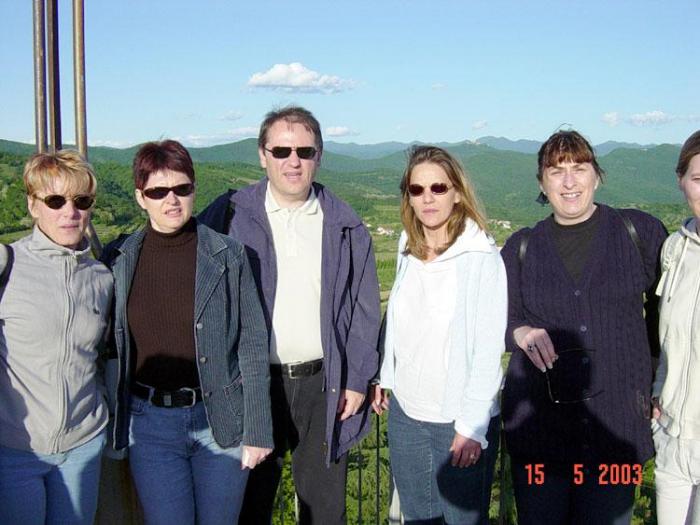 Eni davkoplačevalci visoko v zraku ...