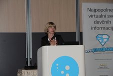 Taktični »davčni blitzkrieg« na nepremičnine v Sloveniji – nam bo »žlahta« hvaležna, če jih bomo »nagradili« z nepričakovanim prepisom lastništva nepremičnin?