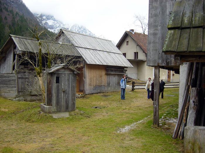 Zakaj ne bi tudi mi poskušali izbezljati kakšnega Dacarja??
