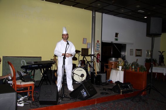 Danes smo za vas pripravili: …Goričko šunko s sirom … Ajdovo mlečno juho … Prekmurske koline z bujto repo, Ščuko po prekmursko … Ajdove štruklje s skuto … Prekmursko gibanico, Makovi retaši z jabolki …