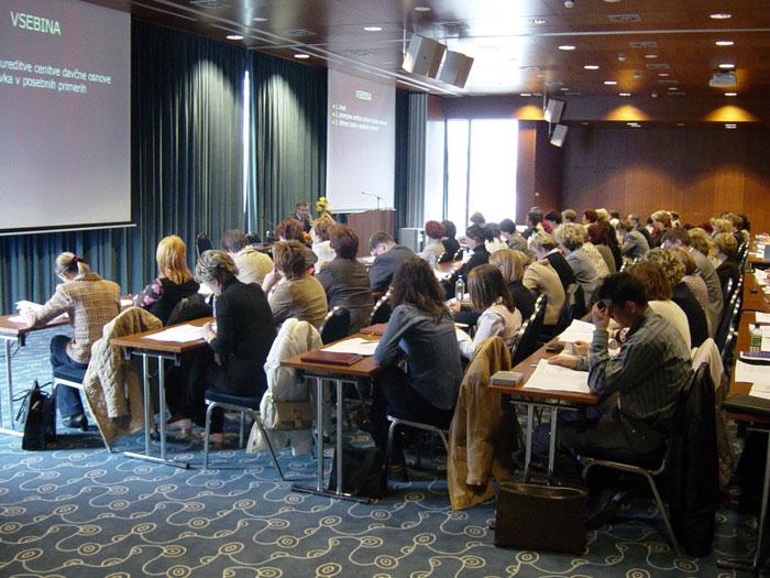 Izbrane teme seminarja in z njimi poosebljeni predavatelji so bile takšne ...