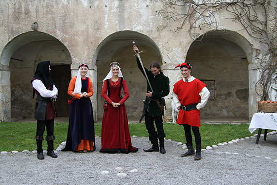 Sem Leonora grajska gospa … Dobrodošli …