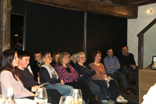 … s smehom ob poslušanju Posebnega gušta