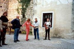 Priprava prvostopenjske odločbe. Porota se smehlja. Davkoplačevalka je kriva!